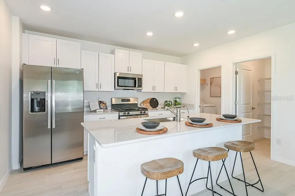 2530 Leonia Lane Zephyrhills FL 33541