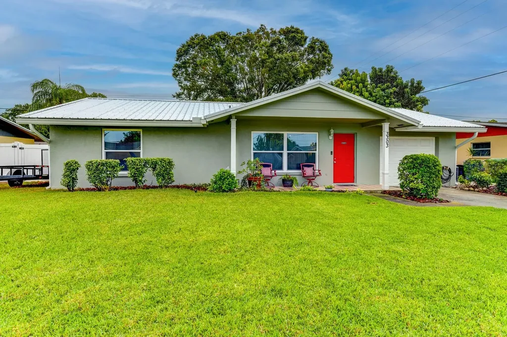 3303 Oxford Drive W Bradenton FL 34205