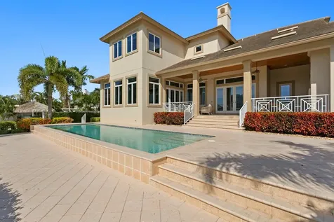8050 12th Avenue S St Petersburg FL 33707