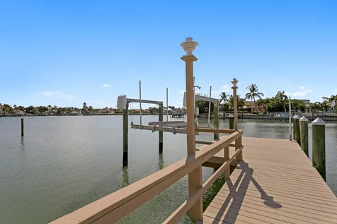 8050 12th Avenue S St Petersburg FL 33707