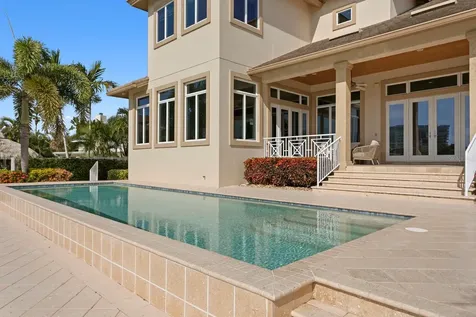 8050 12th Avenue S St Petersburg FL 33707