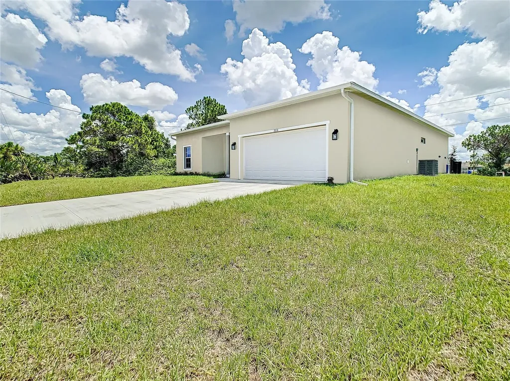 2712 38th Street W Lehigh Acres FL 33971