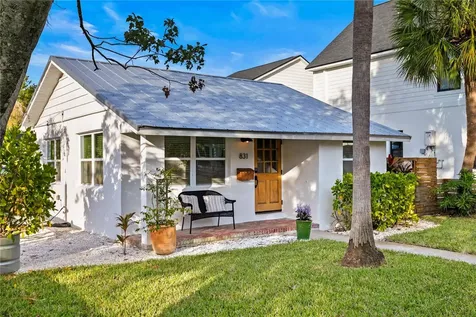 831 30th Avenue N St Petersburg FL 33704