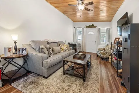 814 N New Hampshire Avenue Tavares FL 32778