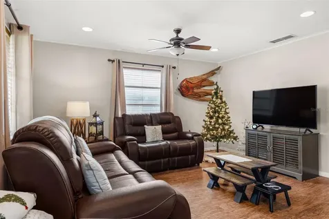 814 N New Hampshire Avenue Tavares FL 32778
