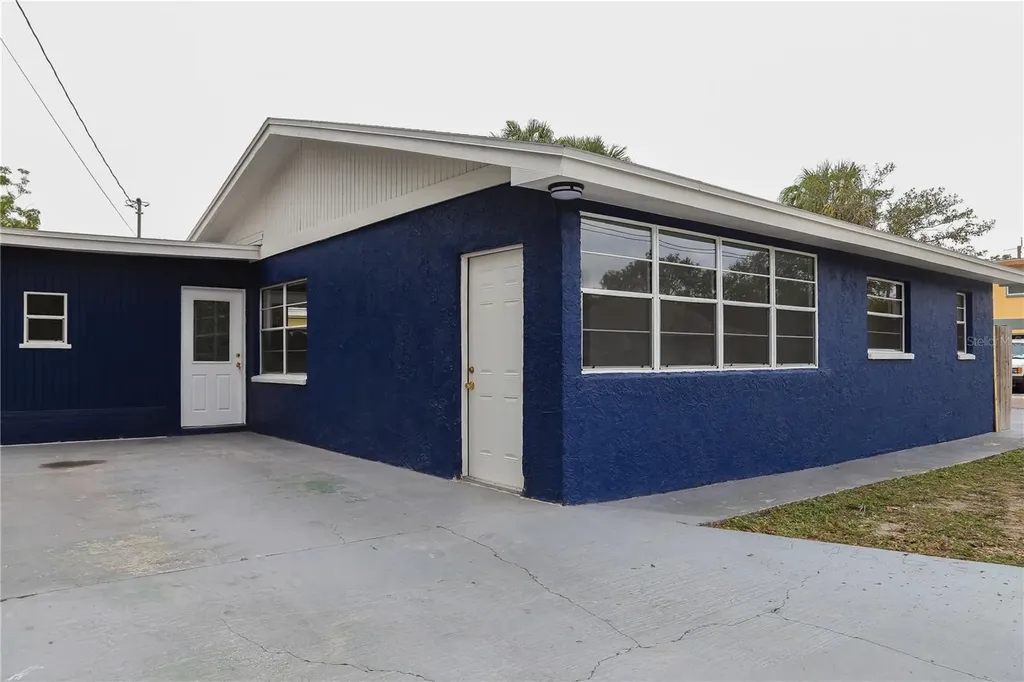 2124 11th Avenue S St Petersburg FL 33712