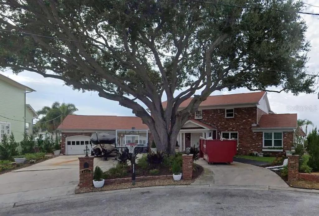 2403 S Dundee Street Tampa FL 33629