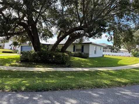 2072 Alameda Drive Deltona FL 32738