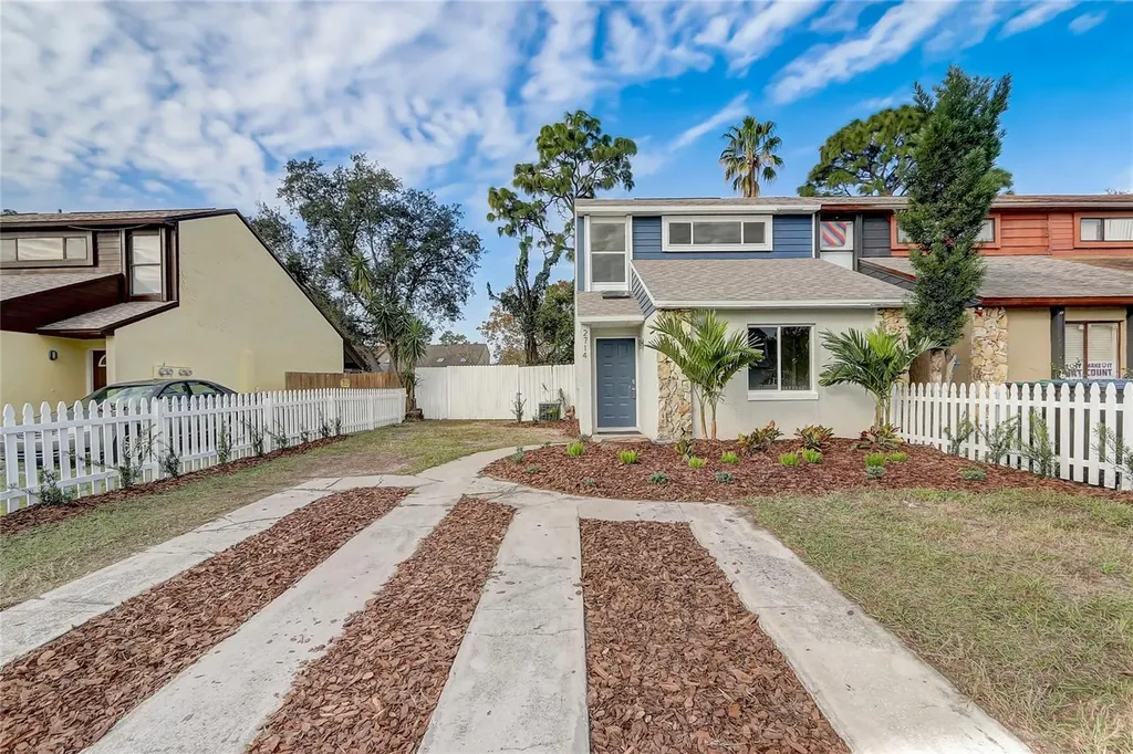 2714 Hunt Club Lane Orlando FL 32826
