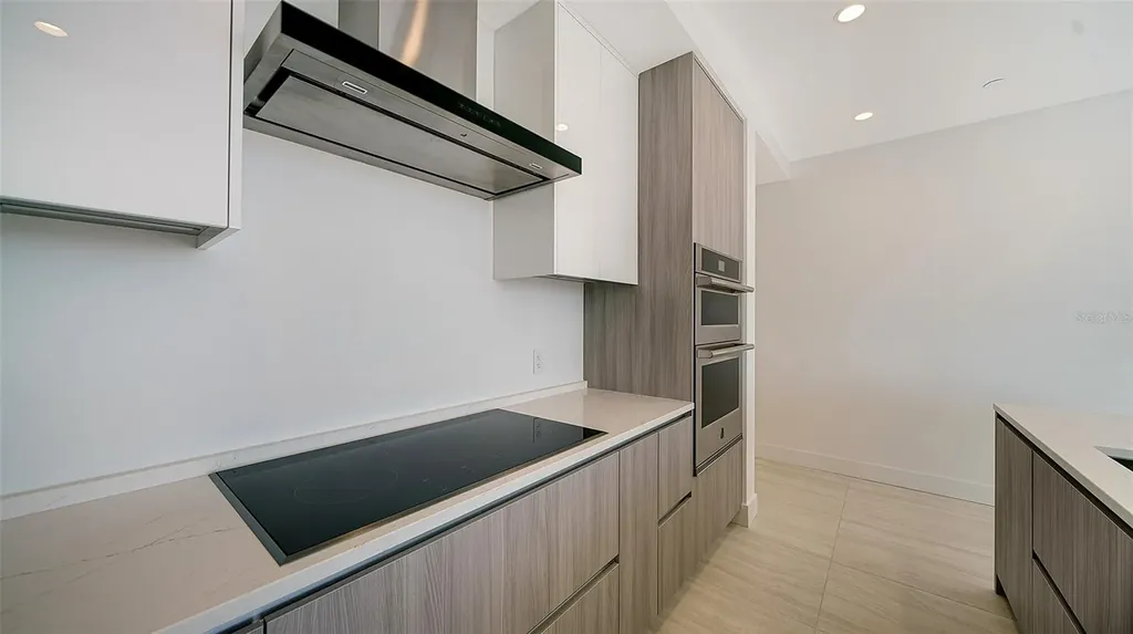 301 Quay Commons Sarasota FL 34236