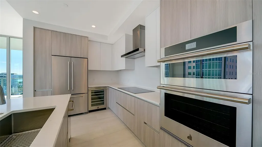 301 Quay Commons Sarasota FL 34236