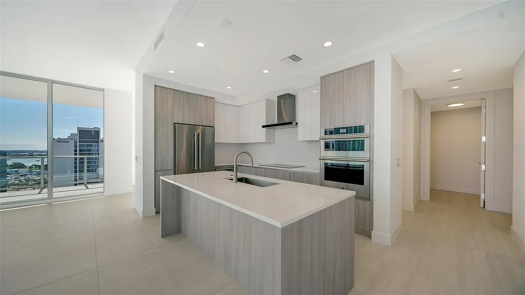 301 Quay Commons Sarasota FL 34236