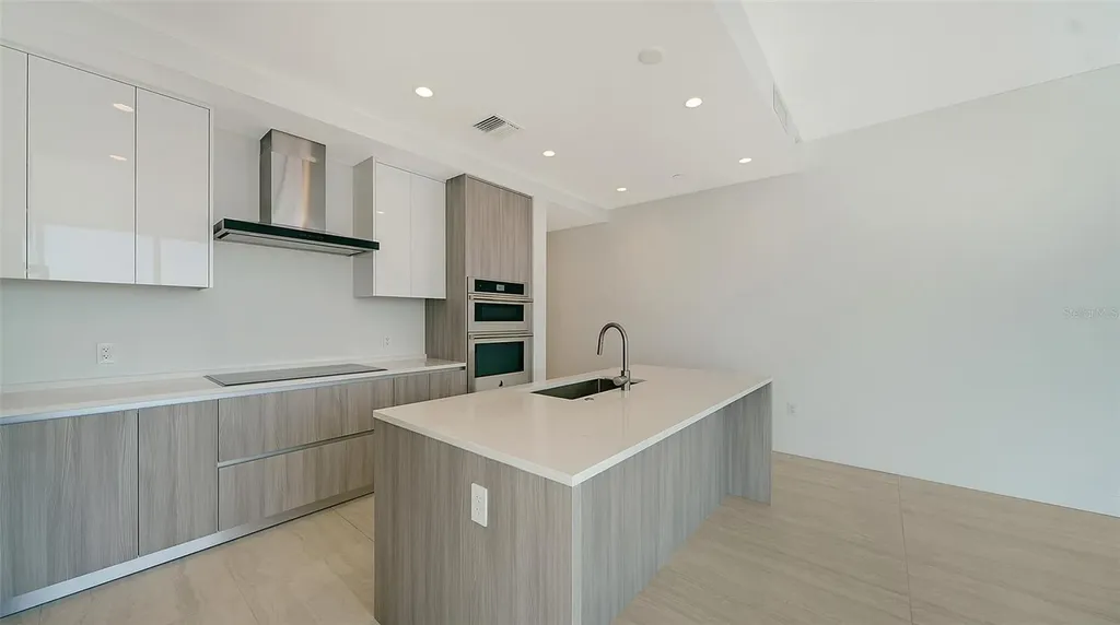 301 Quay Commons Sarasota FL 34236