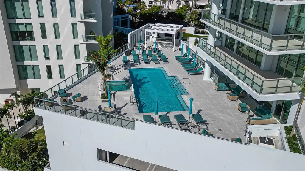 301 Quay Commons Sarasota FL 34236