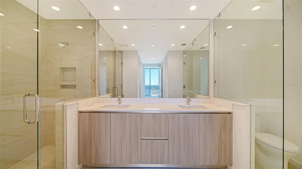 301 Quay Commons Sarasota FL 34236