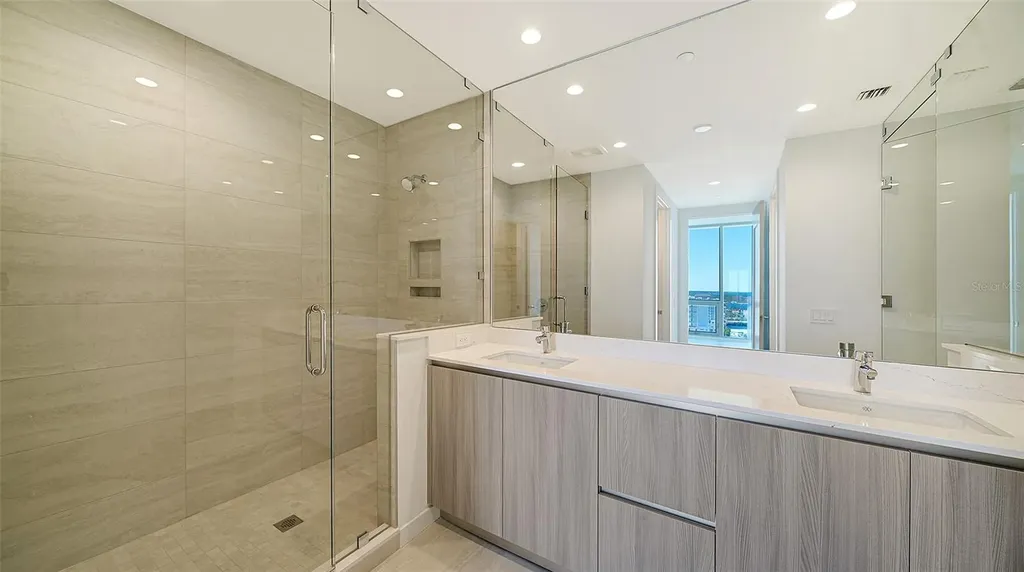 301 Quay Commons Sarasota FL 34236