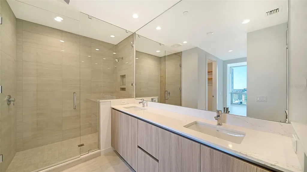 301 Quay Commons Sarasota FL 34236