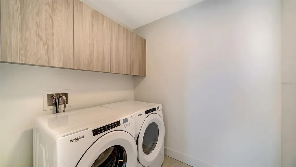 301 Quay Commons Sarasota FL 34236