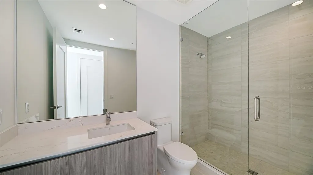 301 Quay Commons Sarasota FL 34236