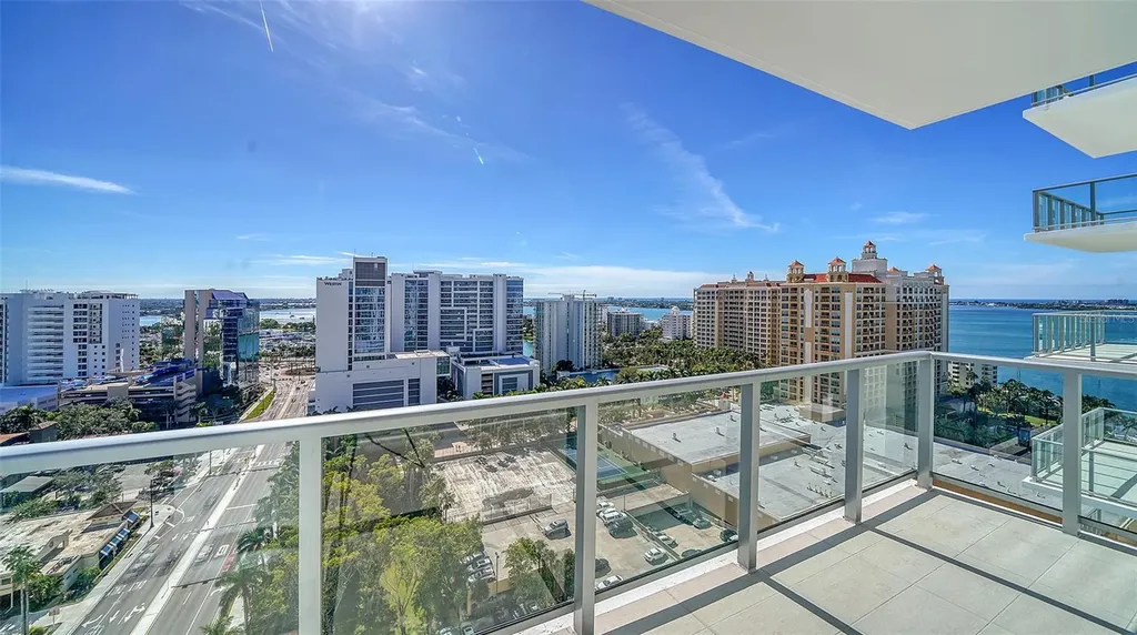 301 Quay Commons Sarasota FL 34236