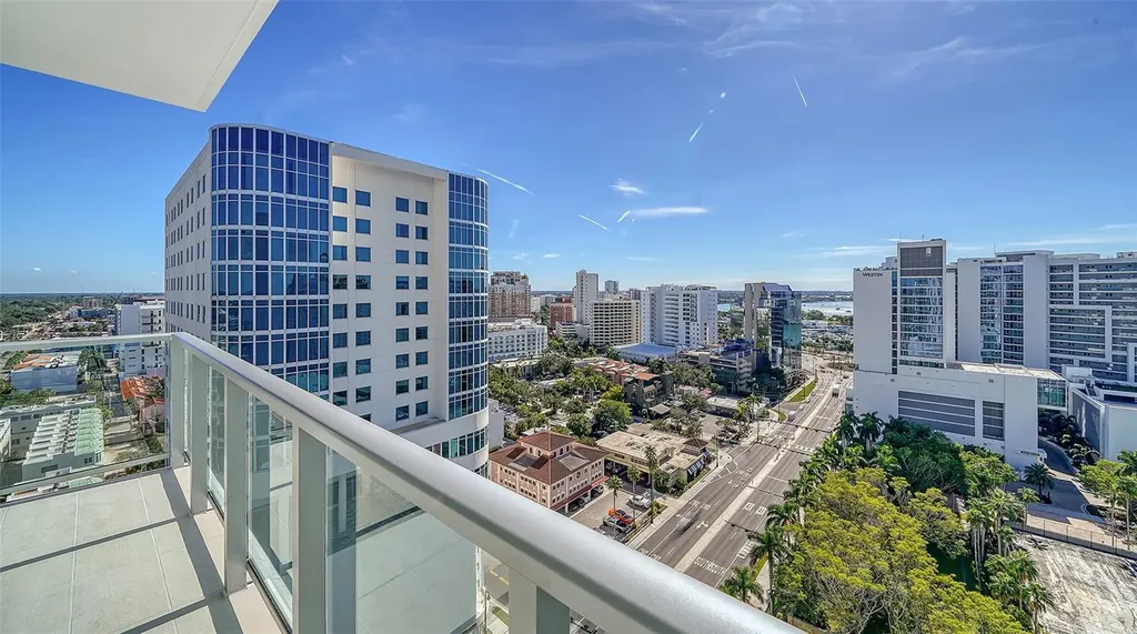 301 Quay Commons Sarasota FL 34236