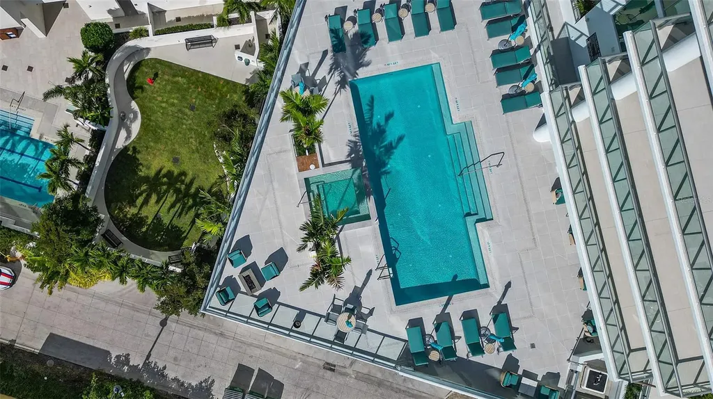 301 Quay Commons Sarasota FL 34236