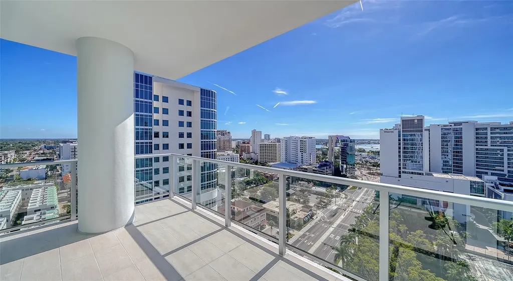 301 Quay Commons Sarasota FL 34236