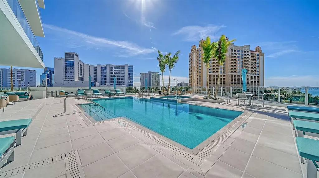 301 Quay Commons Sarasota FL 34236