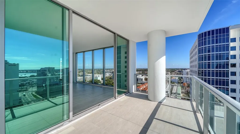 301 Quay Commons Sarasota FL 34236