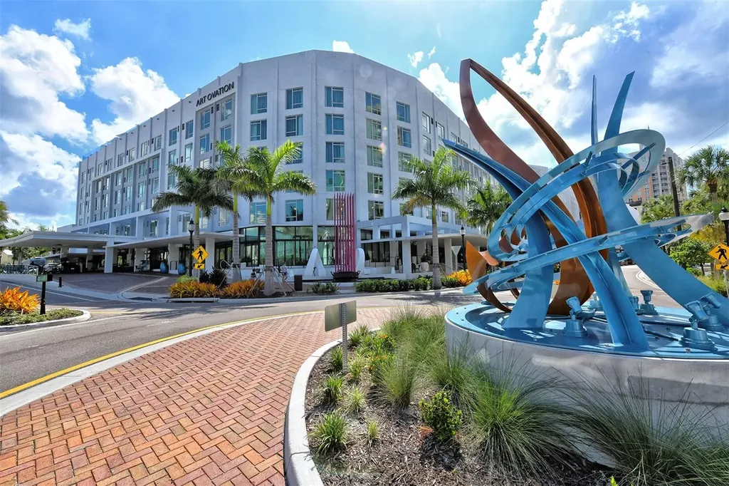 301 Quay Commons Sarasota FL 34236