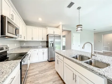 2827 Old New York Avenue Deland FL 32720