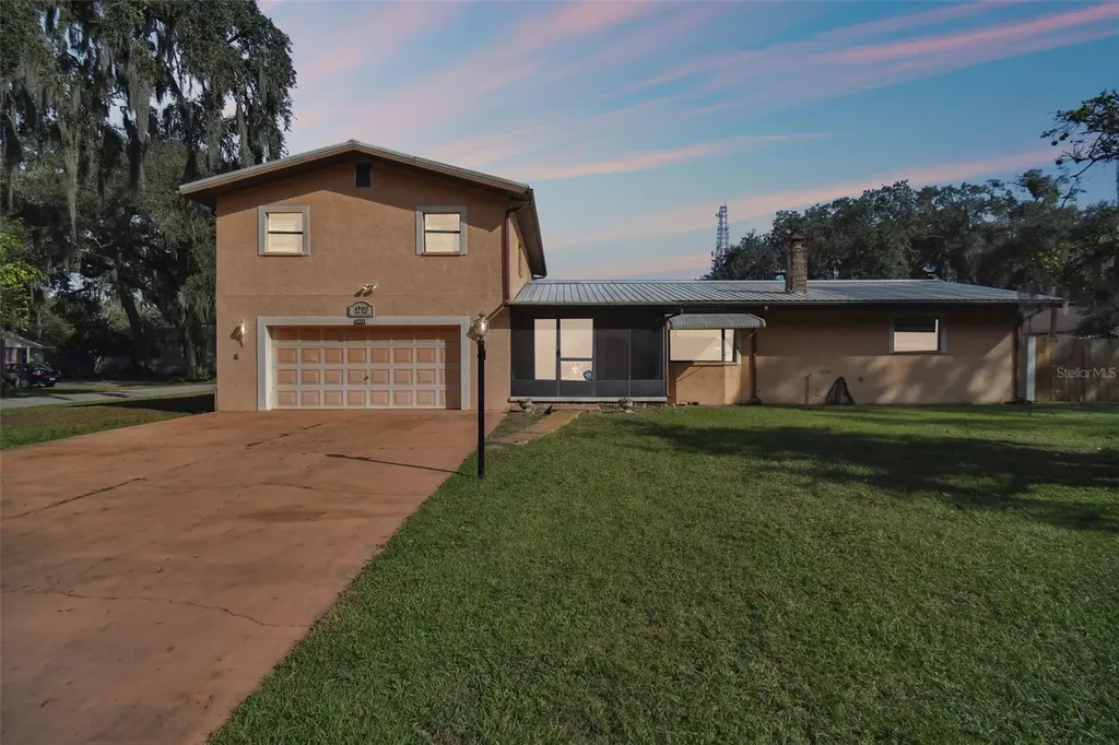 4900 5th Street Zephyrhills FL 33542