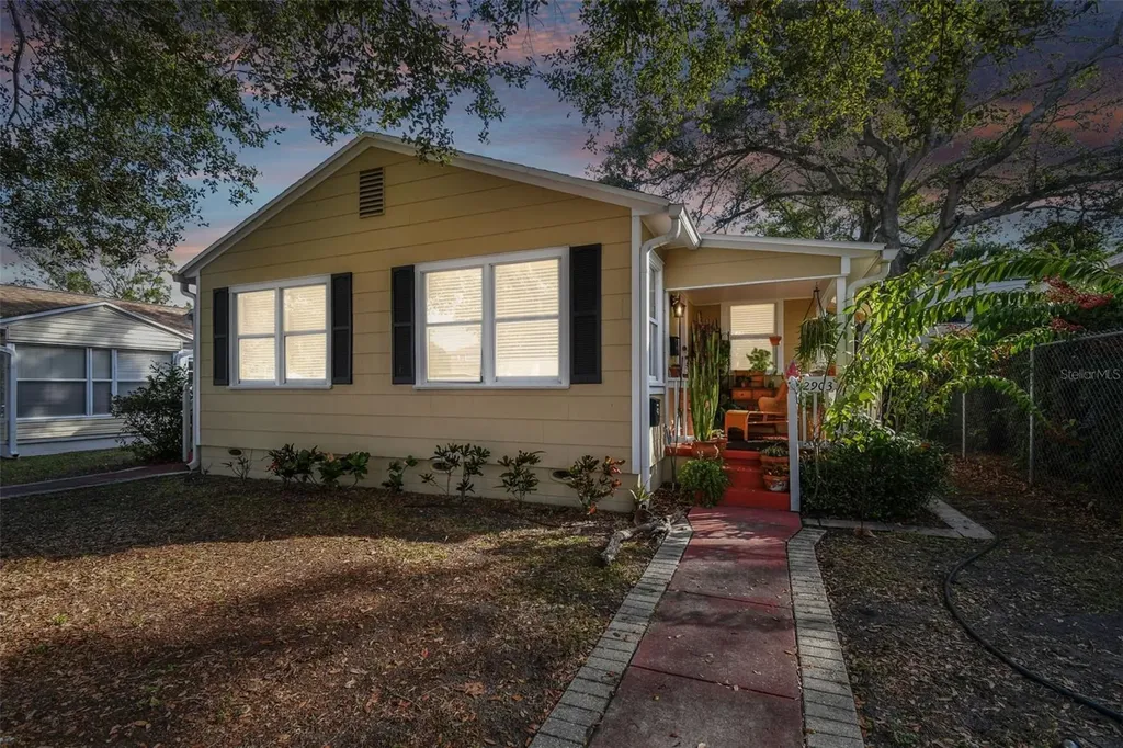 2903 10th Street N St Petersburg FL 33704