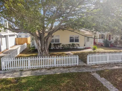 2911 10th Street N St Petersburg FL 33704