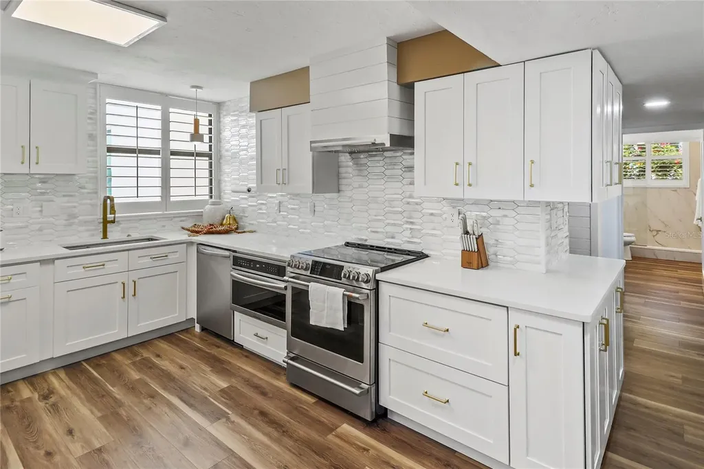 716 Bayport Way Longboat Key FL 34228