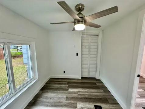 5153 17th Street Zephyrhills FL 33542