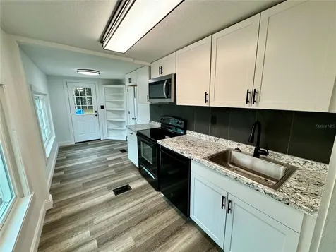 5153 17th Street Zephyrhills FL 33542