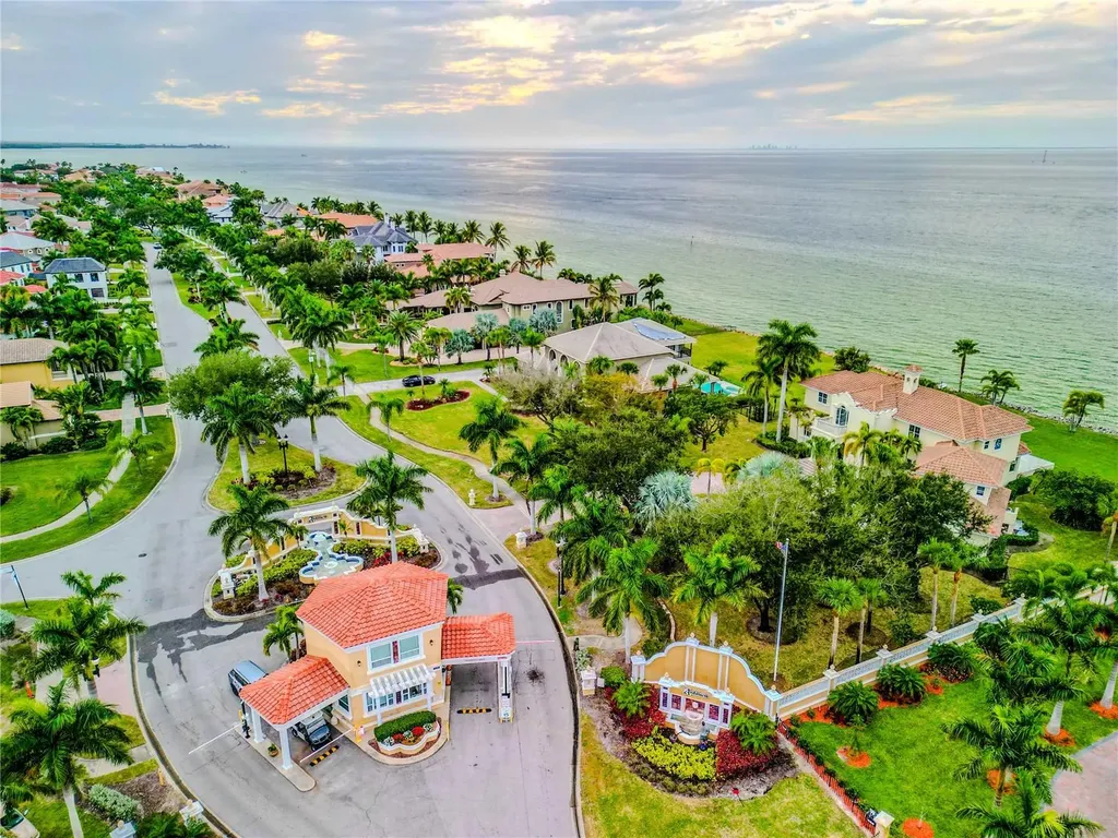 6434 Rubia Circle Apollo Beach FL 33572