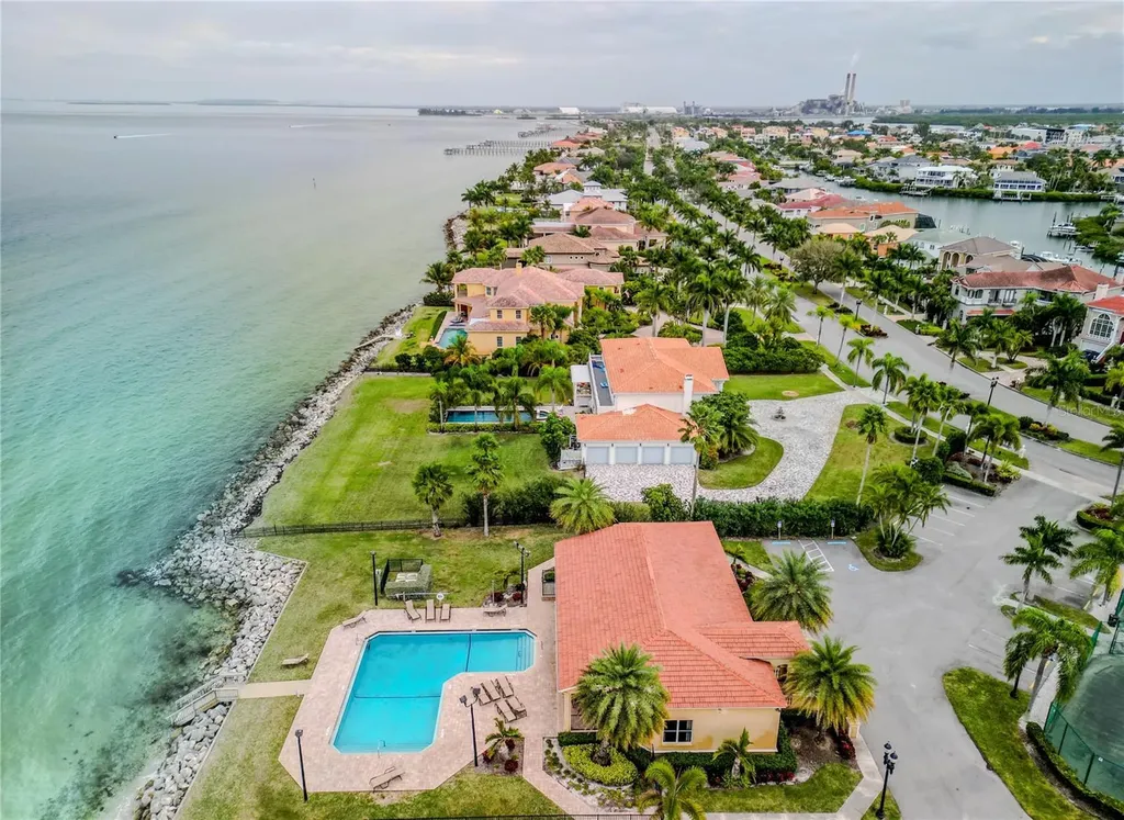 6434 Rubia Circle Apollo Beach FL 33572