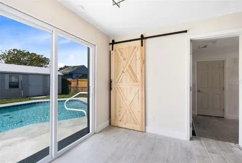 5124 Turnbull Drive Orlando FL 32812