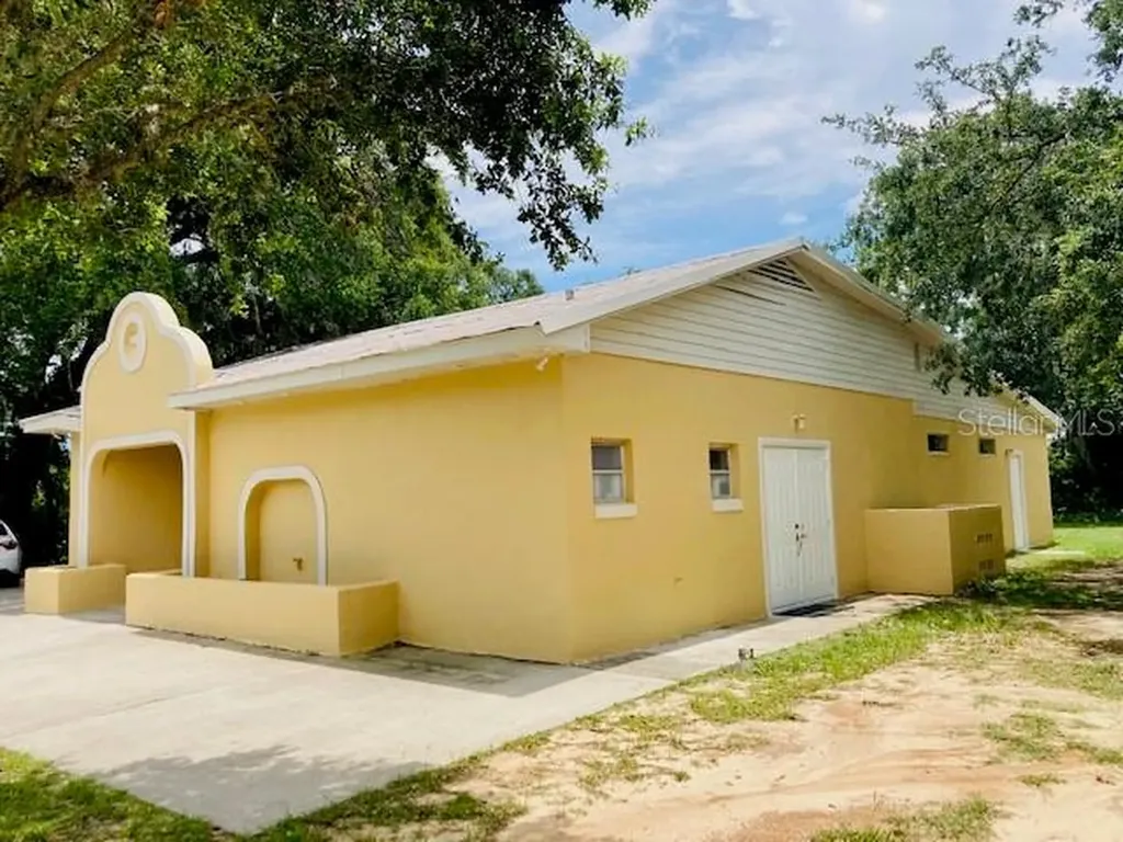 106 E Beresford Avenue Deland FL 32724