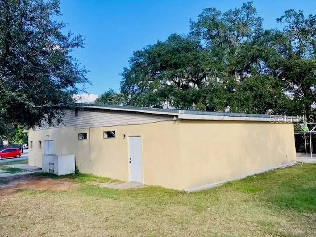 106 E Beresford Avenue Deland FL 32724