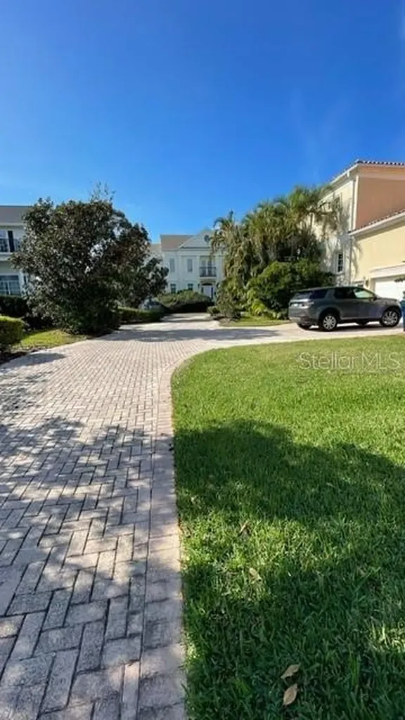 70 Ladoga Avenue Tampa FL 33606
