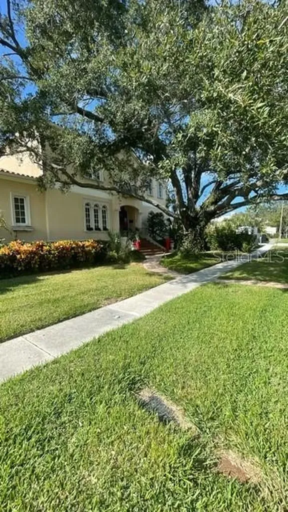 68 Ladoga Avenue Tampa FL 33606