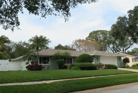 2556 Redwood Way Clearwater FL 33761