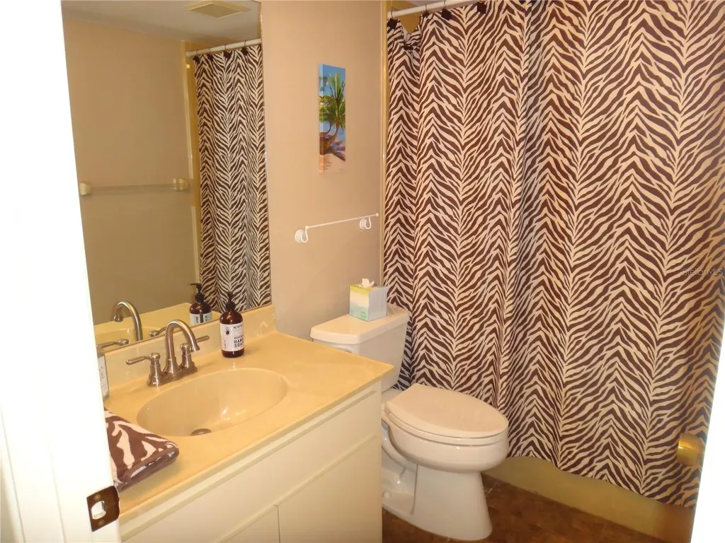 4493 Longmeadow Sarasota FL 34235