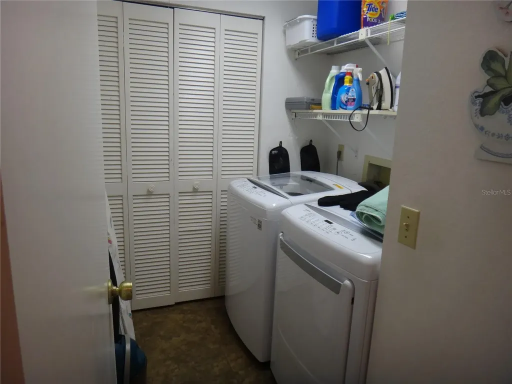 4493 Longmeadow Sarasota FL 34235