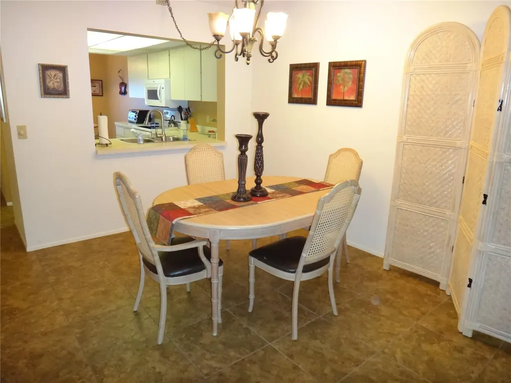 4493 Longmeadow Sarasota FL 34235