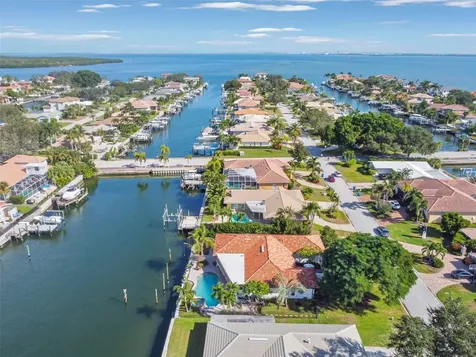 1981 Hawaii Avenue NE St Petersburg FL 33703