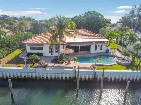 1981 Hawaii Avenue NE St Petersburg FL 33703